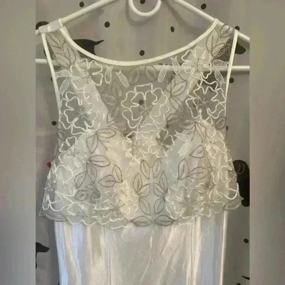 Wedding/formal  dress - Picture 2 of 7